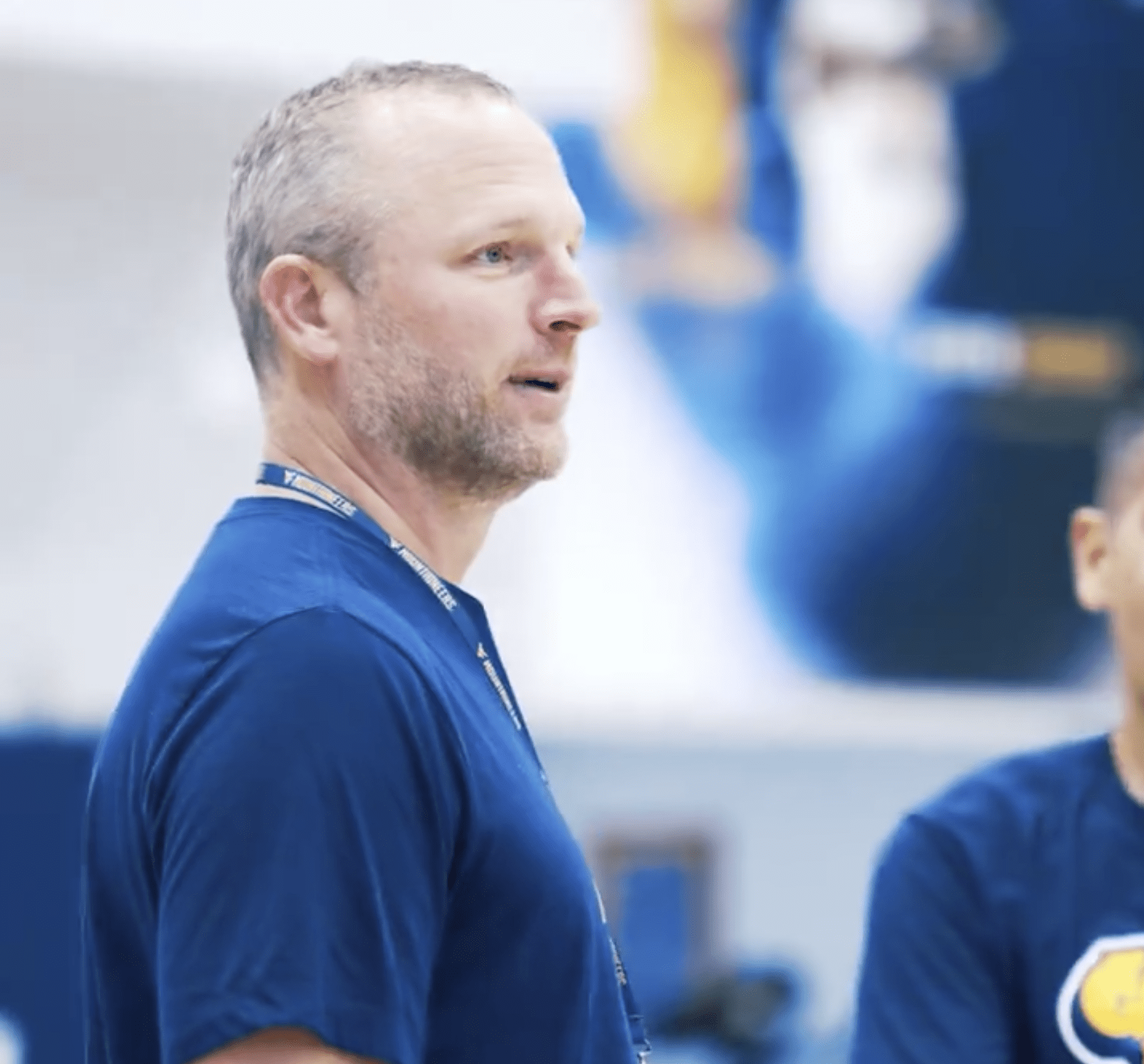 WVU Basketball HC Darian DeVries at practice